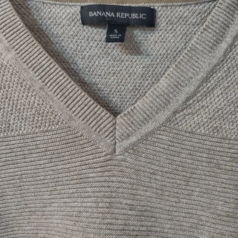 Banana Republic V neck Sweater